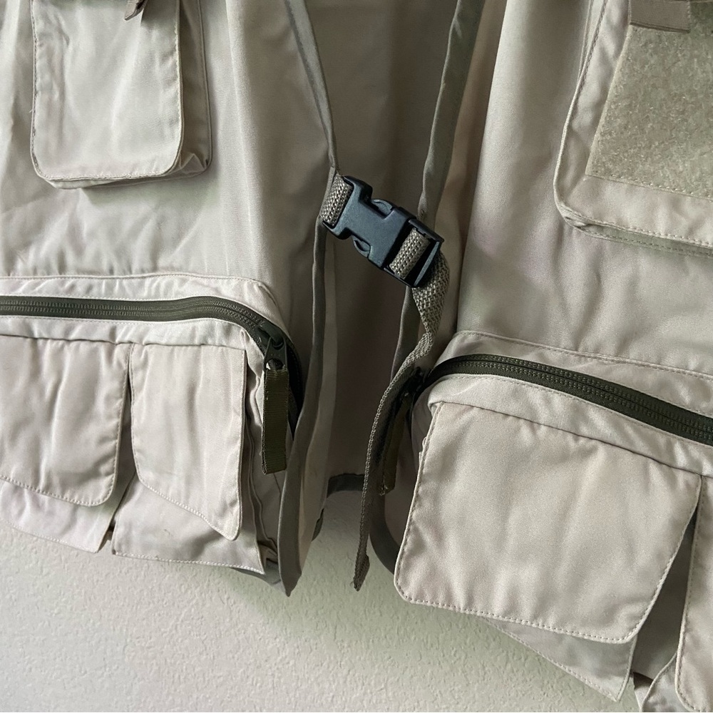 FINAL PRICE:  COPPER  RIVER | Cabela's Tan Fishing Vest Size XL - Picture 5 of 15